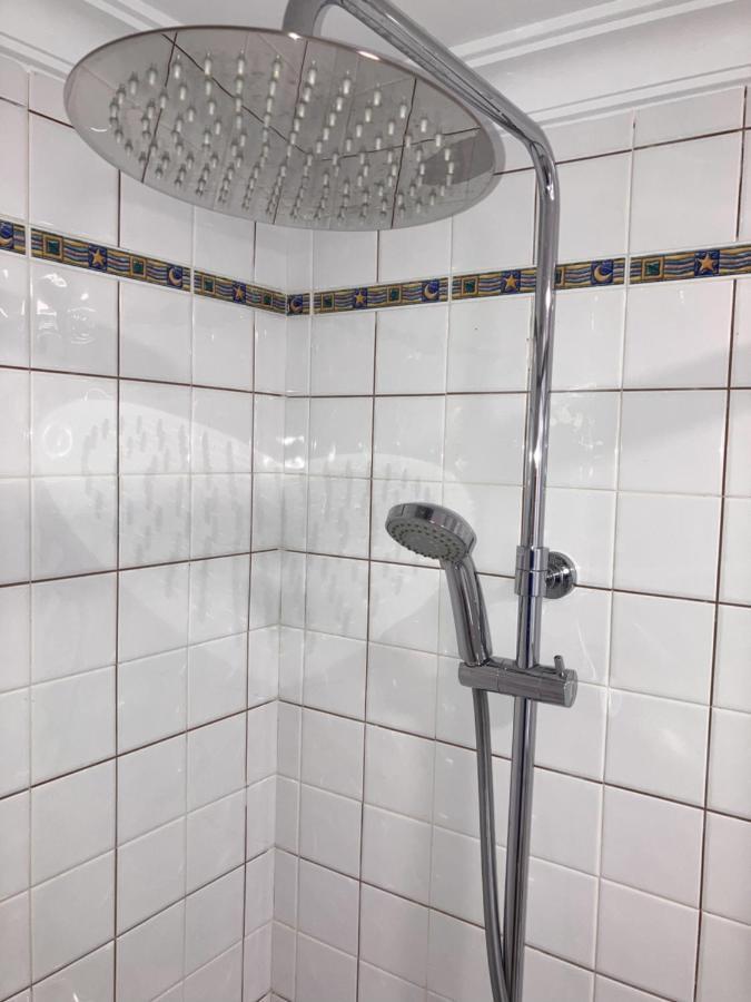 Moderno Apartamento En Casco Historico Sewilla Zewnętrze zdjęcie